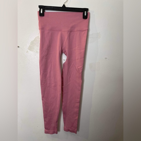 Victoria Secret Ribbed Seamless Legging size small - Picture 4 of 7